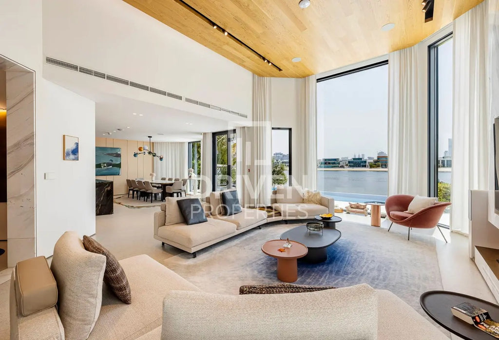 The pinnacle of class and luxury on frond M